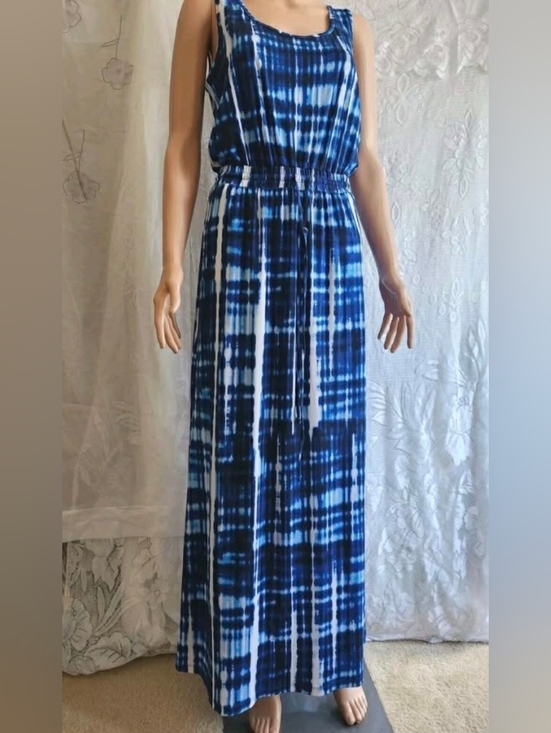 Dresses & Skirts - Calvin Klein Tie Dye Stretchy Maxi Dress Size 6
